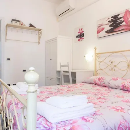 Re Lear Apartment *