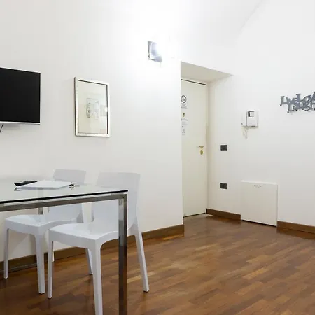 Re Lear Apartment *