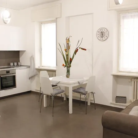 Re Lear Apartment